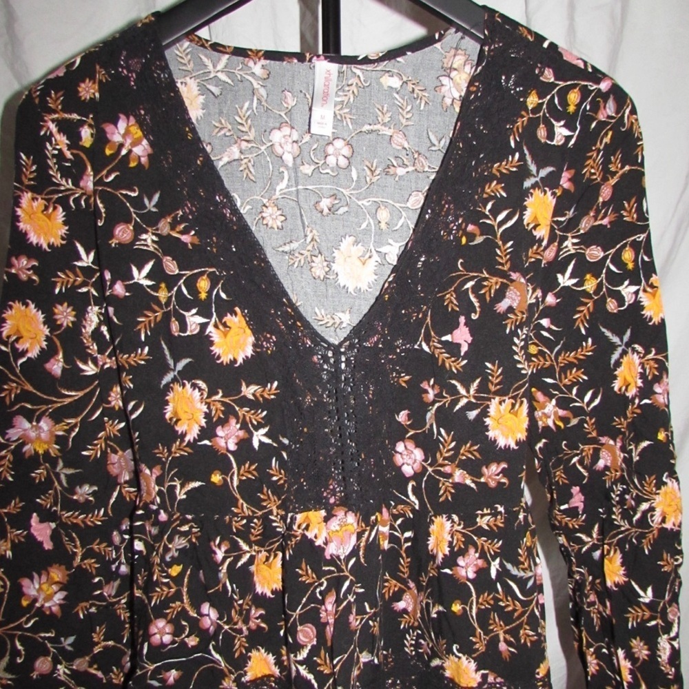 Floral V-Neck Women's Top - Picture 3 of 5